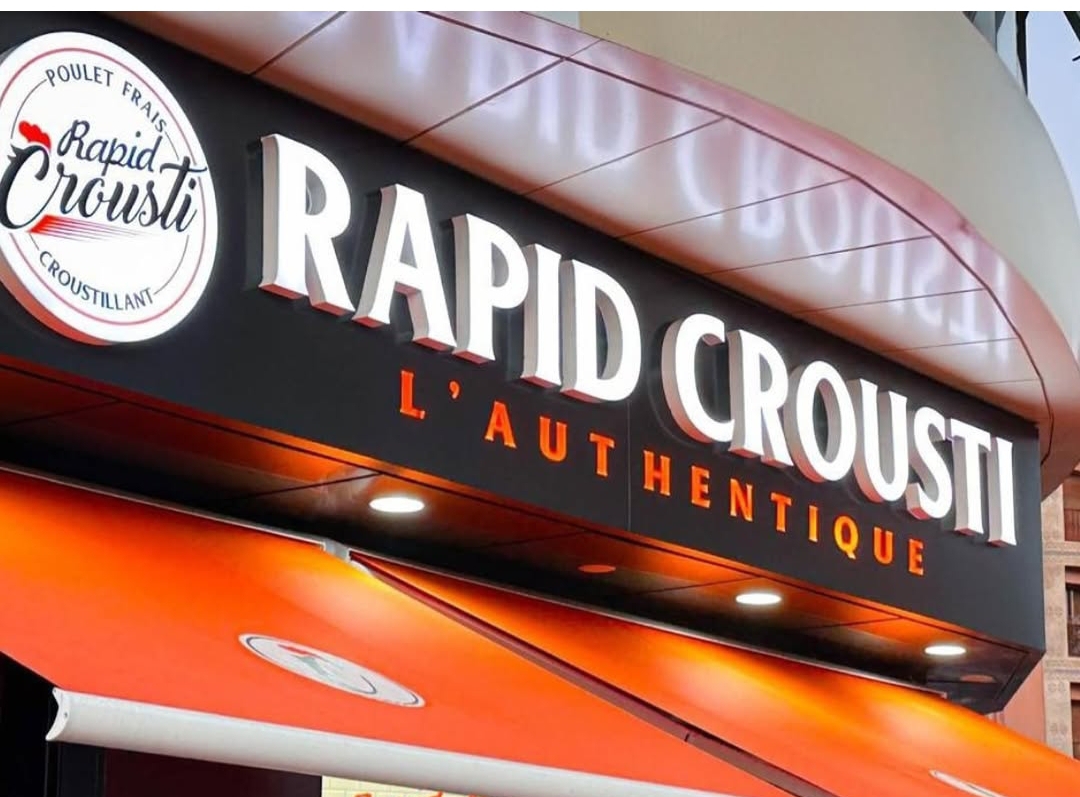 Enseigne en Néon ou panneaux LED – Que choisir en 2025?